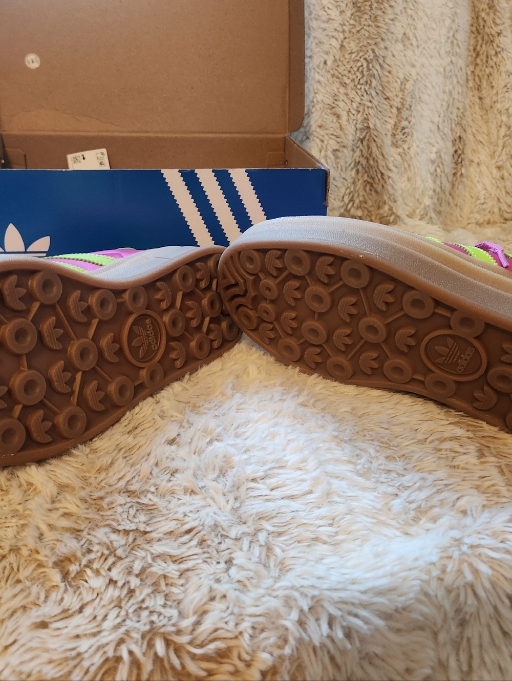 NWT Adidas Gazelle Bold Shoes Size 6.5 Womens SOLD OUT ONLINE - Picture 5 of 6
